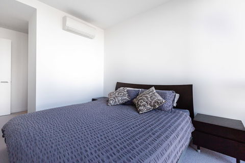 Sabrina, 2BDR Docklands Apartment - Tourism Adelaide 4