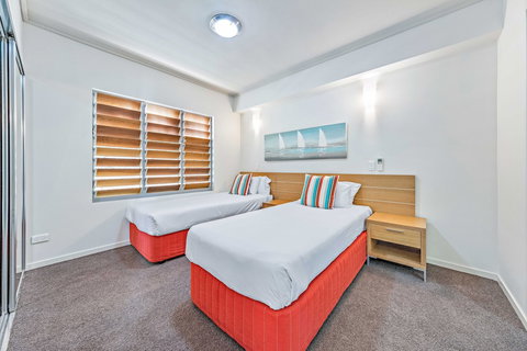 Sea La Vie - Airlie Beach - Tourism Adelaide 0