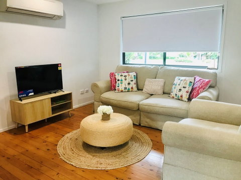 Coastal Cottage - Cannonvale - Tourism Adelaide 6
