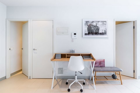 Ella, 1BDR Melbourne Apartment - Tourism Adelaide 5