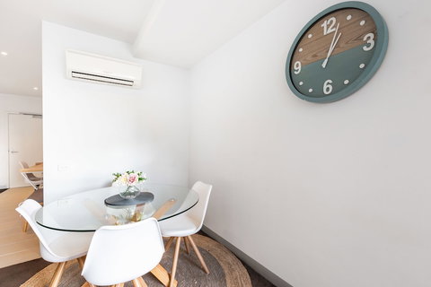 Ella, 1BDR Melbourne Apartment - Tourism Adelaide 4