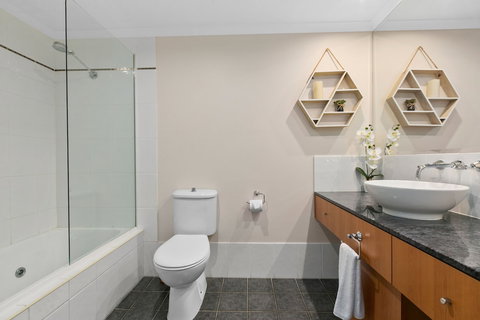 Poolside Apt In Alamanda Beachfront Resort 41 - Tourism Adelaide 6