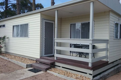 Lakes Caravilla Caravan Park - Tourism Adelaide 1