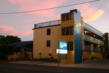 Sky View Units - Tourism Adelaide 4