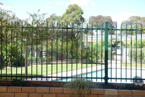 Calder Family Motel - Tourism Adelaide 5