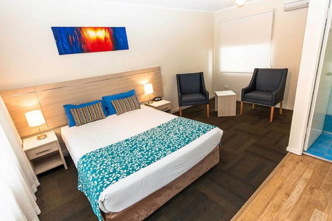 Bay Executive Motel - Tourism Adelaide 7
