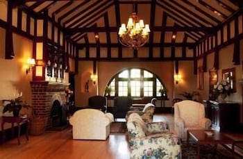 Petersons Armidale Winery & Guesthouse - Tourism Adelaide 4