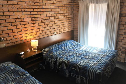 Newell Motor Inn - Narrandera - Tourism Adelaide 7