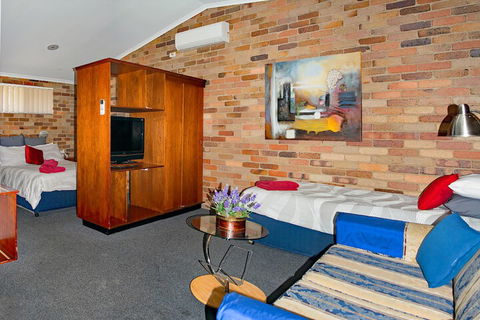 Rest Point Motor Inn - Tourism Adelaide 4