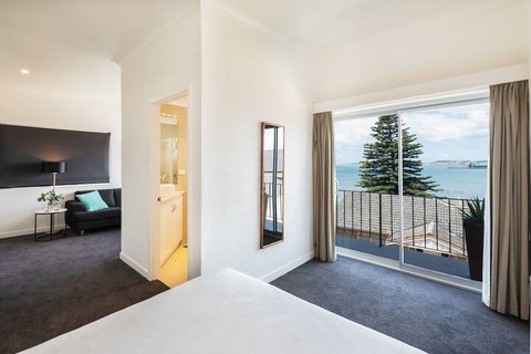 Bay 10 Accommodation - Tourism Adelaide 5