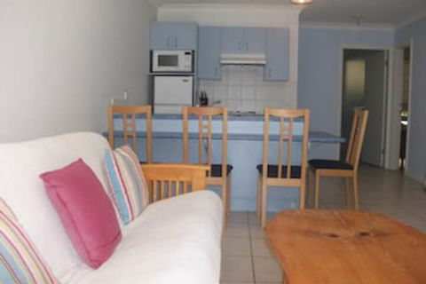 Lakeshore Lodge - Tourism Adelaide 4