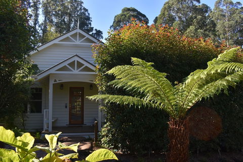Gatehouse Cottage At Merrow Cottages - Mt Dandenong - Tourism Adelaide 0