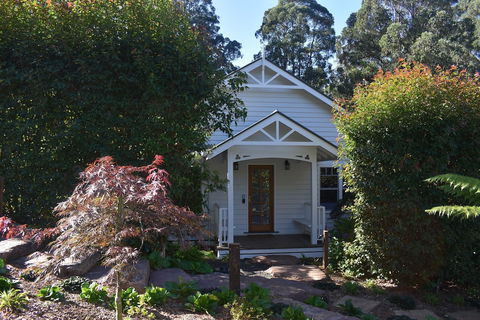 Gatehouse Cottage At Merrow Cottages - Mt Dandenong - Tourism Adelaide 1
