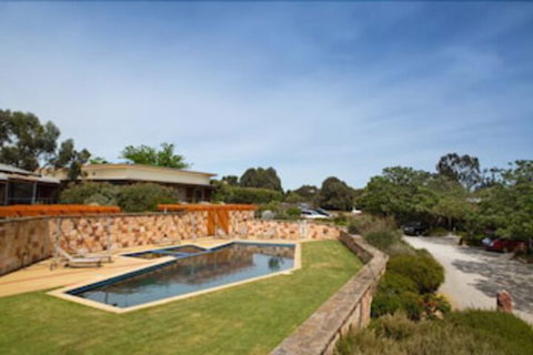 Royal Mail Hotel - Tourism Adelaide 0