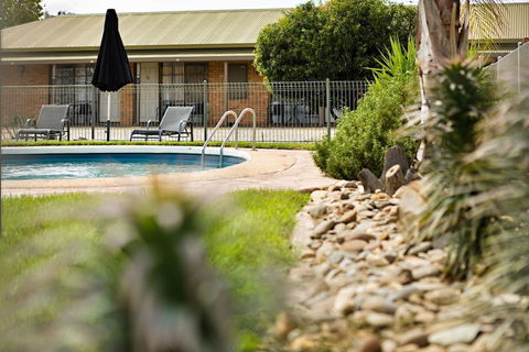 Statesman Motor Inn - Tourism Adelaide 3
