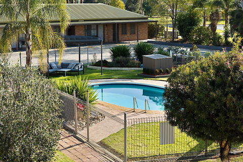 Statesman Motor Inn - Tourism Adelaide 1