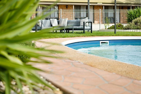 Statesman Motor Inn - Tourism Adelaide 4