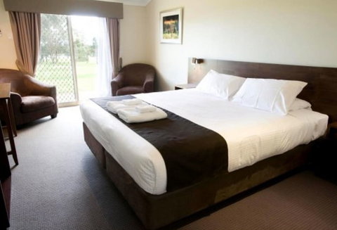 Mercure Bunbury Sanctuary Golf Resort - Tourism Adelaide 4