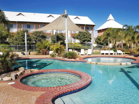 Mercure Bunbury Sanctuary Golf Resort - Tourism Adelaide 0