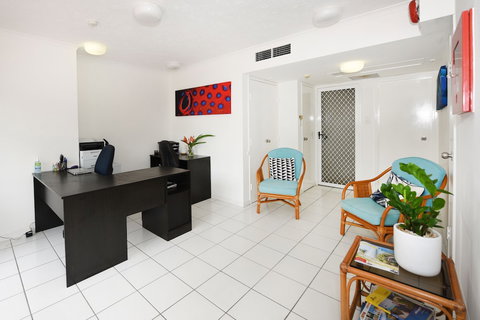 Golden Sands Beachfront Apartment Resort - Tourism Adelaide 5
