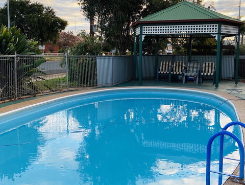 County Lodge Motor Inn - Tourism Adelaide 1