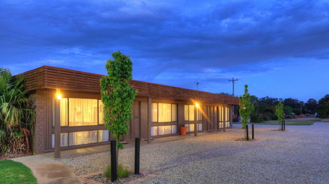 Motel Meneres - Tourism Adelaide 0