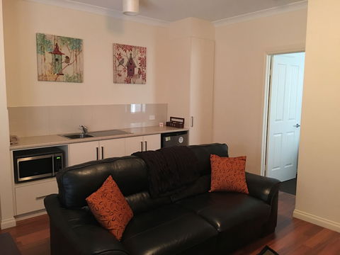 Hahndorf Oak Tree Cottages - Tourism Adelaide 0