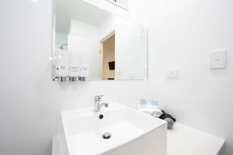 New England Motor Lodge - Tourism Adelaide 6