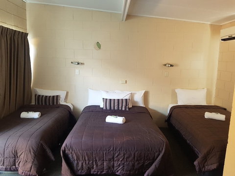 Windsor Hotel Dalby - Tourism Adelaide 1