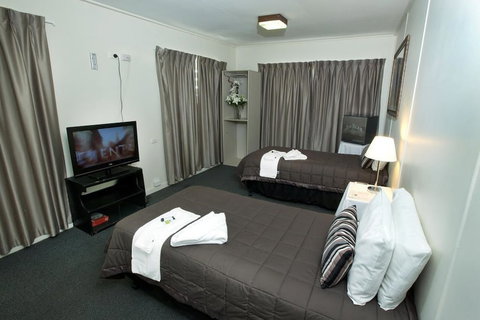 Windsor Hotel Dalby - Tourism Adelaide 5