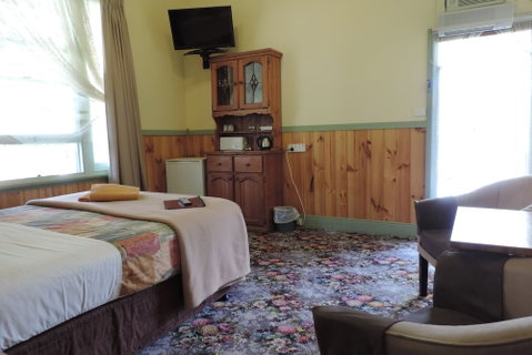 Snug As A Bug Motel - Tourism Adelaide 4