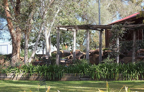 Outback Cellar & Country Cottage - Tourism Adelaide 4