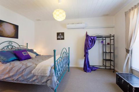 Templeton Cottage - Tourism Adelaide 1