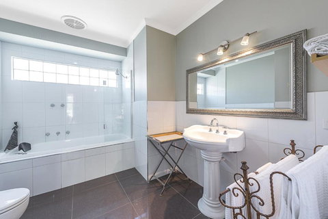 Amelina Cottages - Tourism Adelaide 6