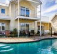 Seaside Spa Retreat - Tourism Adelaide