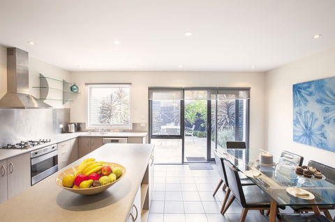 BOUTIQUE STAYS - Roxys Place - Tourism Adelaide 2