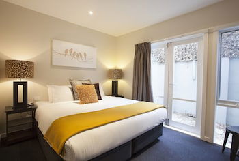 BOUTIQUE STAYS - Roxys Place - Tourism Adelaide 0