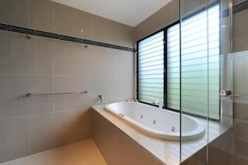 Pinnacle Apartments Hamilton Island - Tourism Adelaide 2