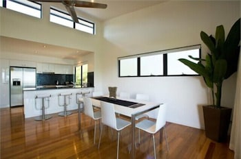 Pinnacle Apartments Hamilton Island - Tourism Adelaide 4