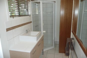 Beachside Holiday Units - Tourism Adelaide 4