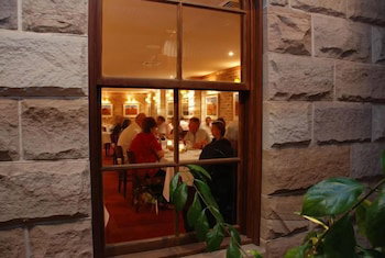 The Hermitage Motel - Tourism Adelaide 1