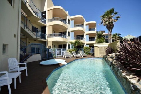 Coolum Baywatch Resort - Tourism Adelaide 4