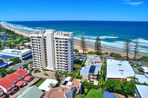 Coolum Baywatch Resort - Tourism Adelaide 0