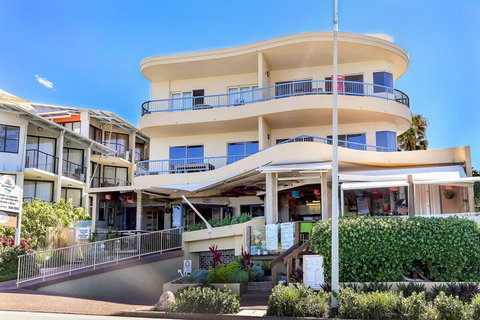 Coolum Baywatch Resort - Tourism Adelaide 1