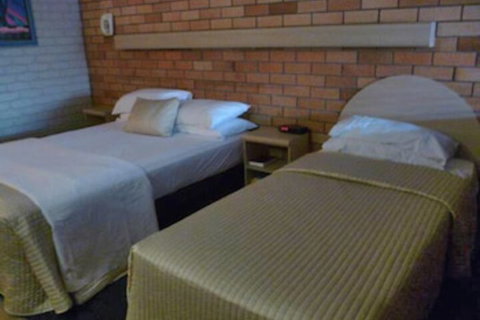Castle Motor Lodge - Tourism Adelaide 7