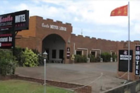 Castle Motor Lodge - Tourism Adelaide 0