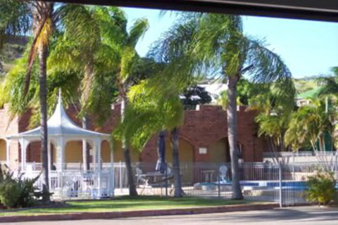 Castle Motor Lodge - Tourism Adelaide 1