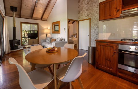 Lake Weyba Cottages - Tourism Adelaide 5