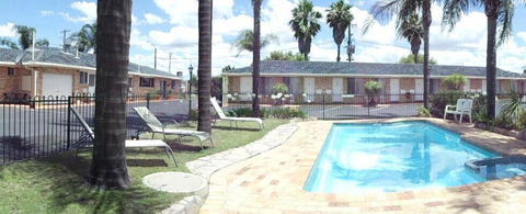 Town & Country Motor Inn - Tourism Adelaide 3