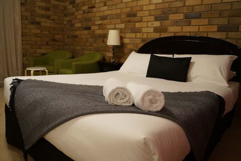 Magdala Motor Lodge & Lakeside Restaurant - Tourism Adelaide 7